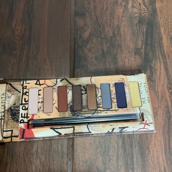 Urban Decay Limited Edition Jean- Michel Basquiat Neutrals Eyeshadow Pal… - Picture 4 of 4